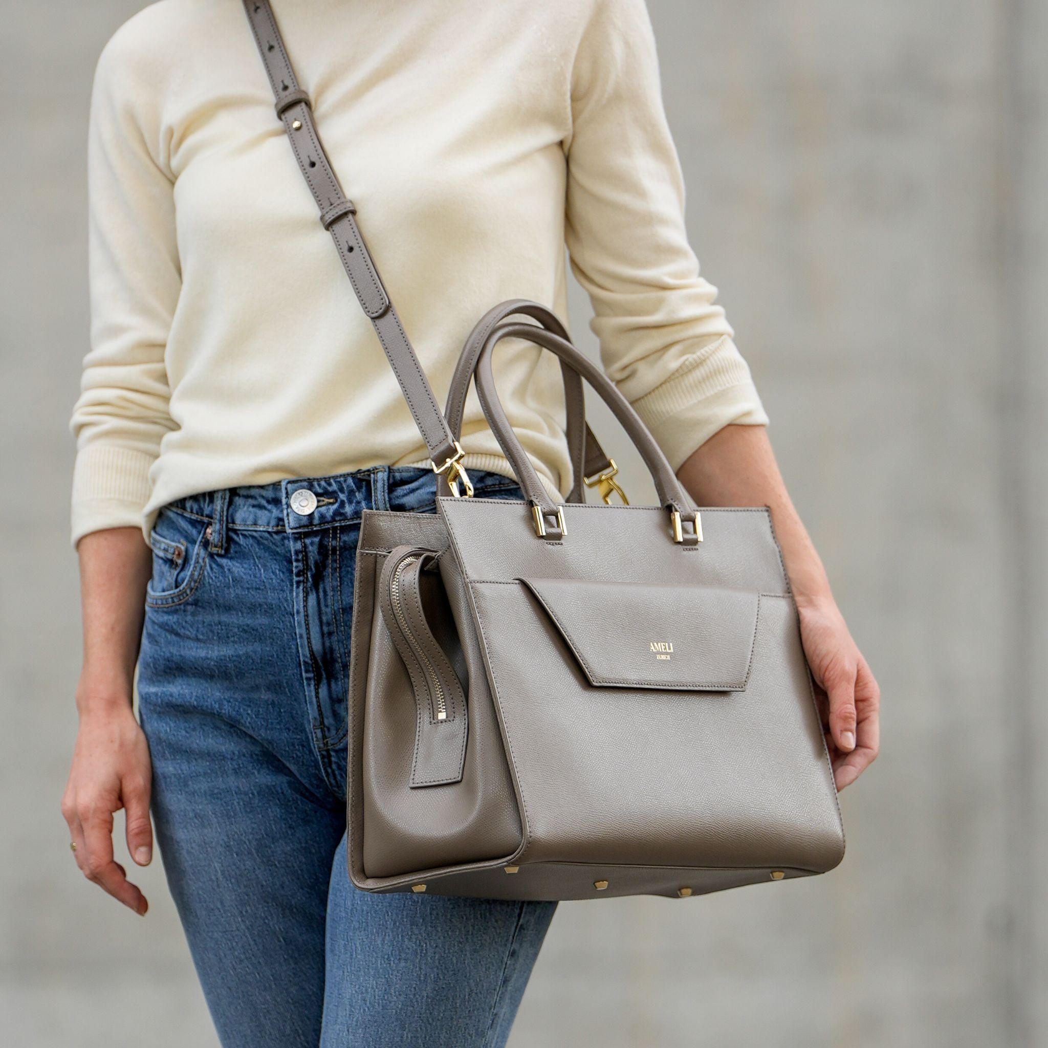 AMELI Zurich | CENTRAL | Greige | Pebbled Leather | Crossbody bag