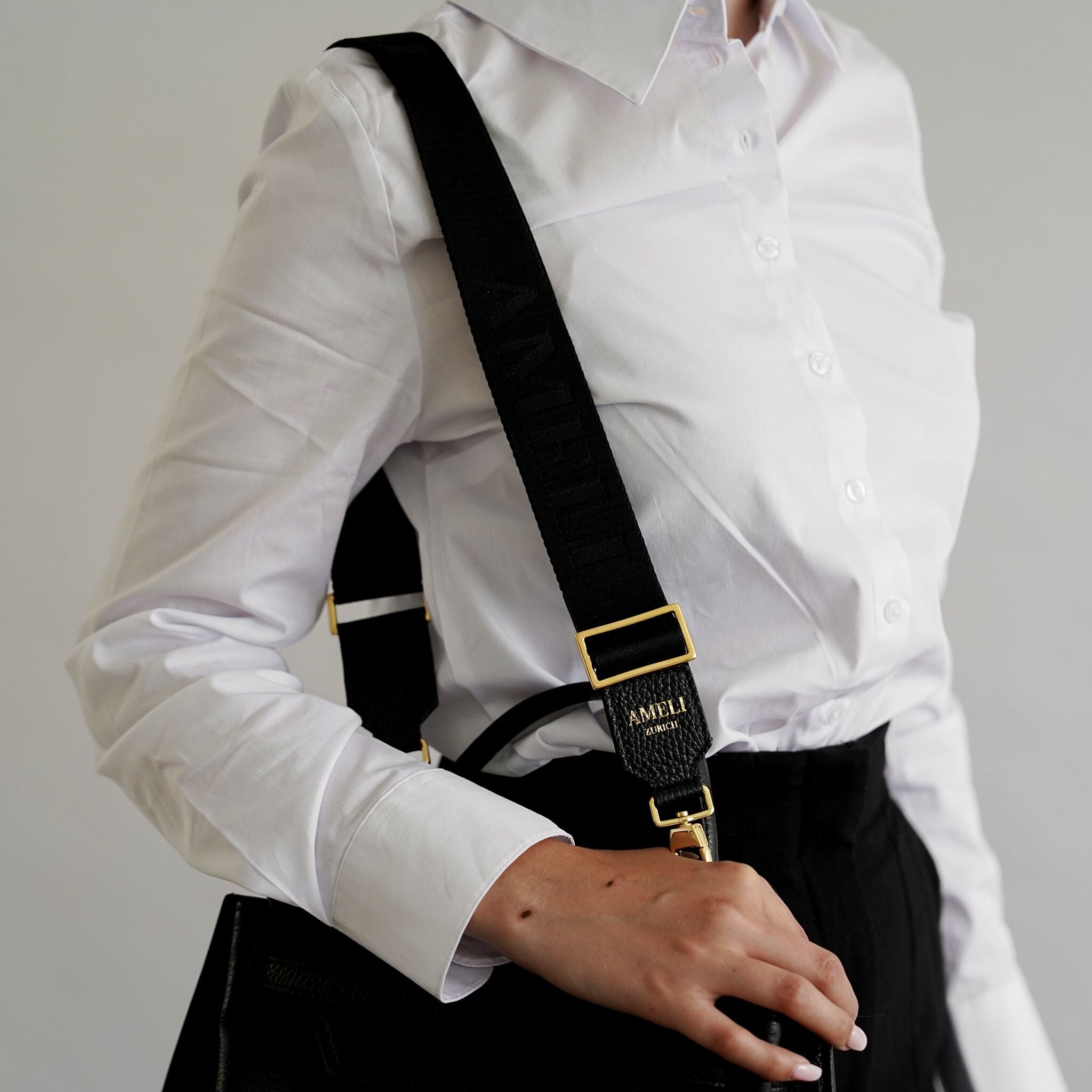 AMELI Zurich | Logo Strap | Black | Soft Grain Leather | Model
