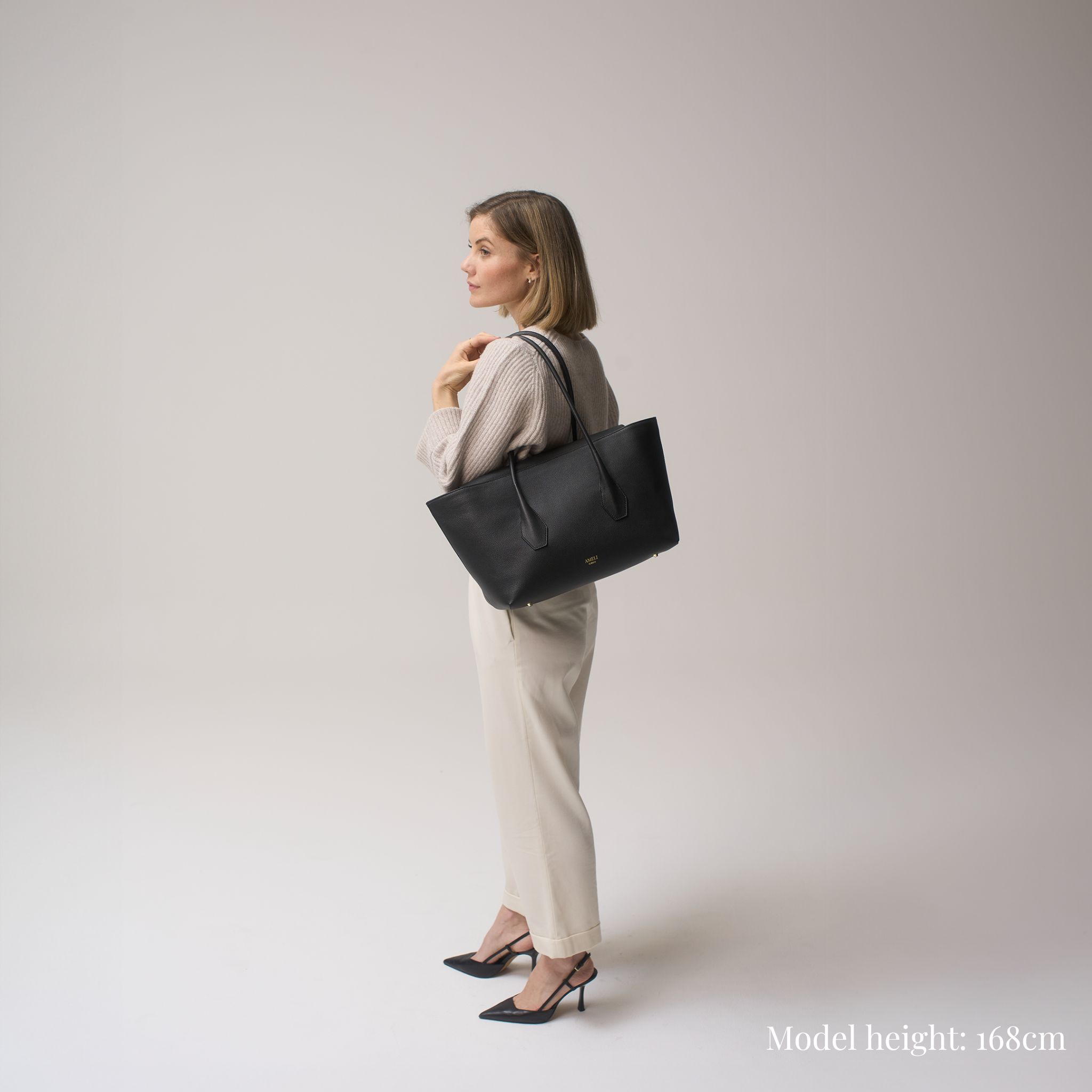 AMELI Zurich | IDA | Black | Small Grain Leather | Model