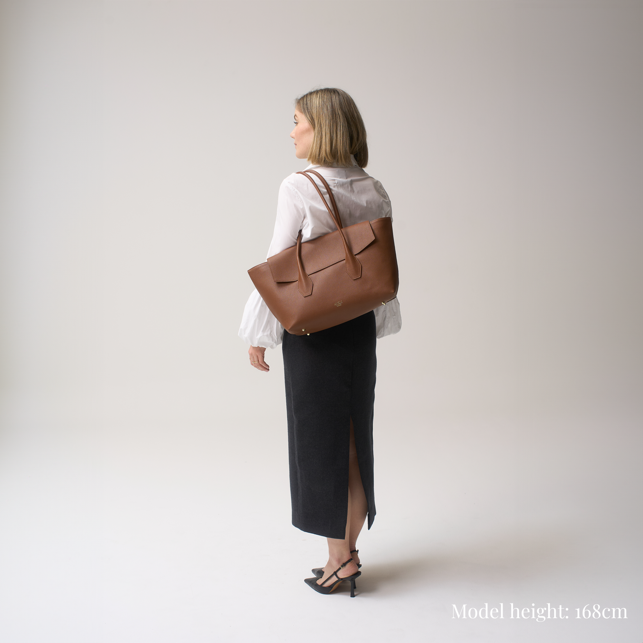 AMELI Zurich | IDA | Cognac | Small Grain Leather | Model