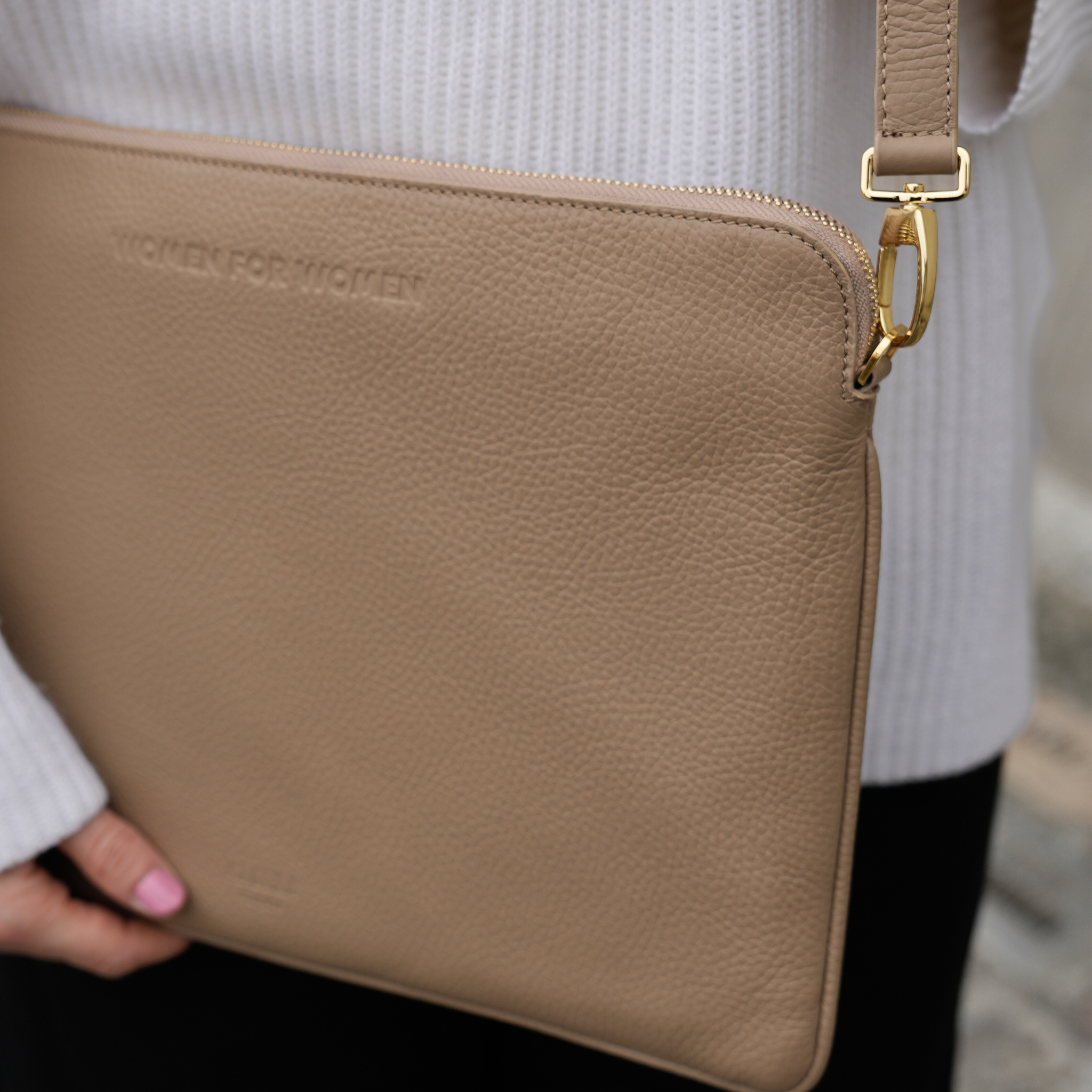 AMELI Zurich | LAPTOP CASE | Greige | Soft Grain Leather | Cross-body