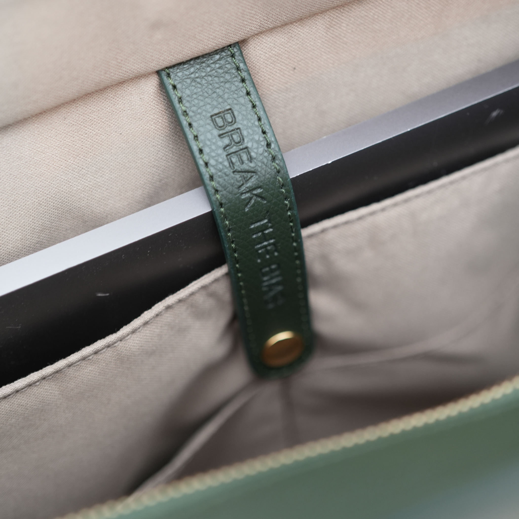 AMELI Zurich x Annahita Esmailzadeh | CENTRAL | Dark Green | Limited Edition | Laptop compartment