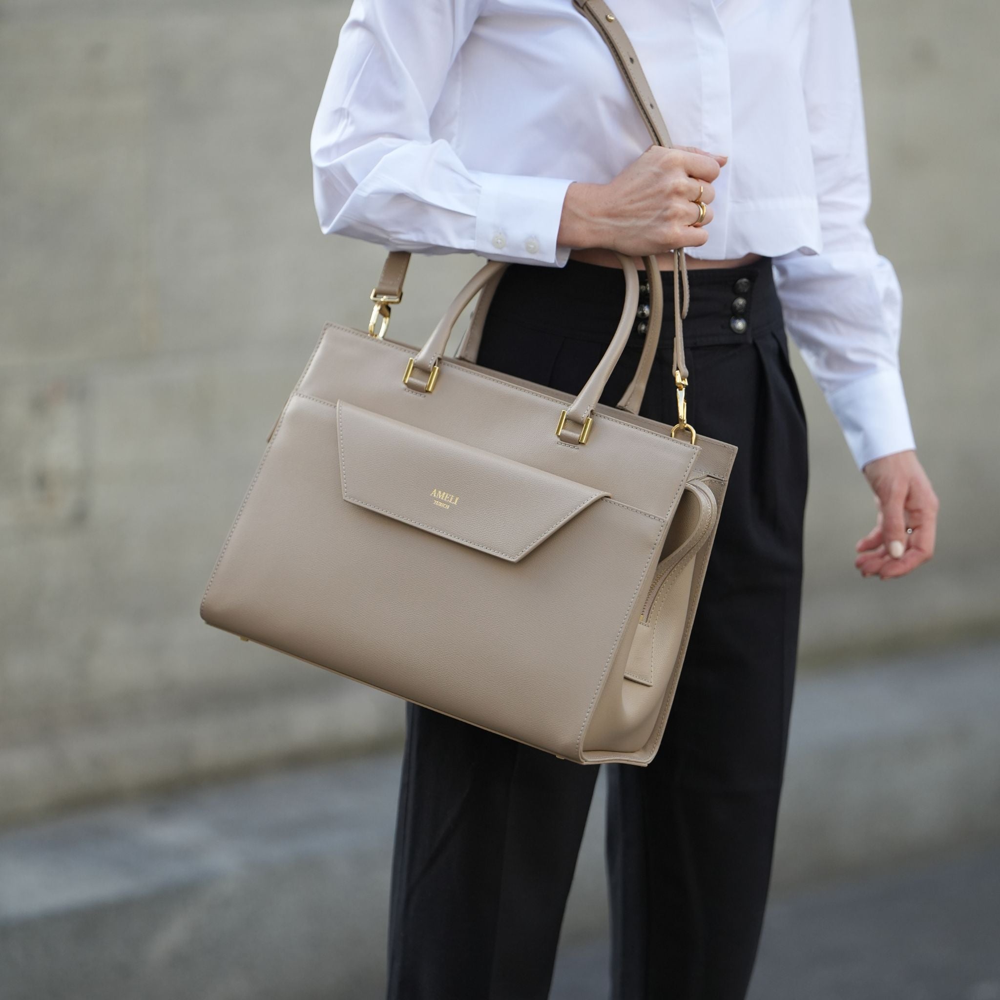 AMELI Zurich | CENTRAL | Cappuccino | Pebbled Leather | Shoulder bag
