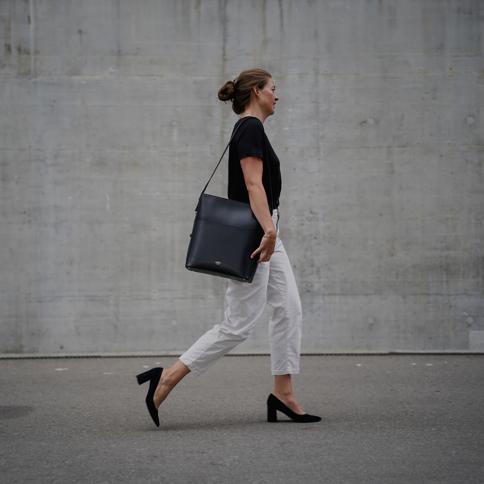 AMELI Zurich | LETTEN | Black | Pebbled Leather | Shoulder bag