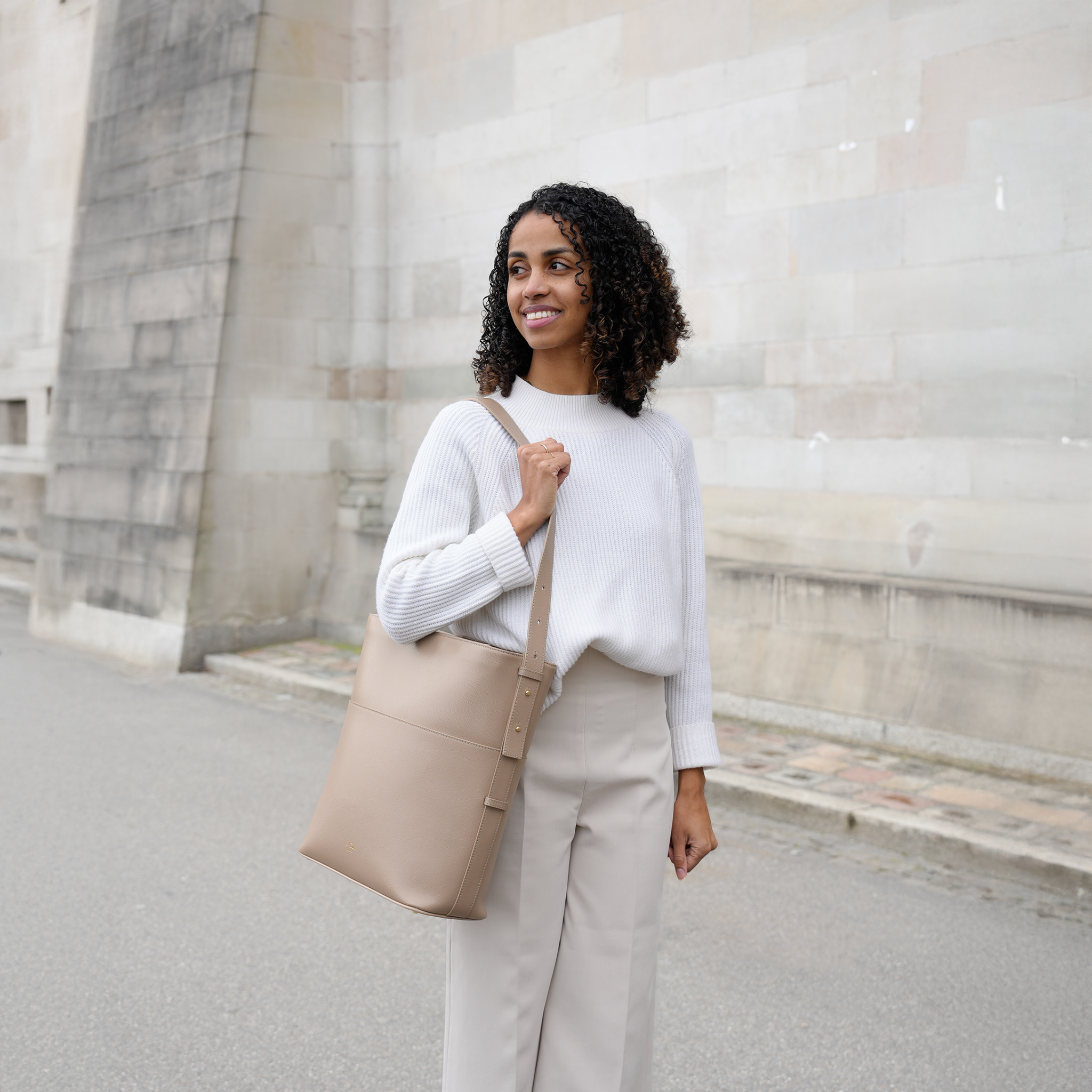 AMELI Zurich | LETTEN | Cappuccino | Pebbled Leather | Shoulder bag