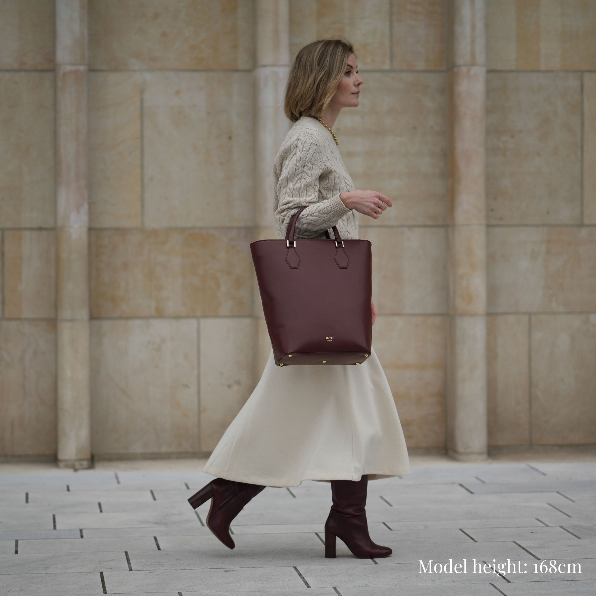 AMELI Zurich | ODEON | Merlot Red | Pebbled Leather | Model