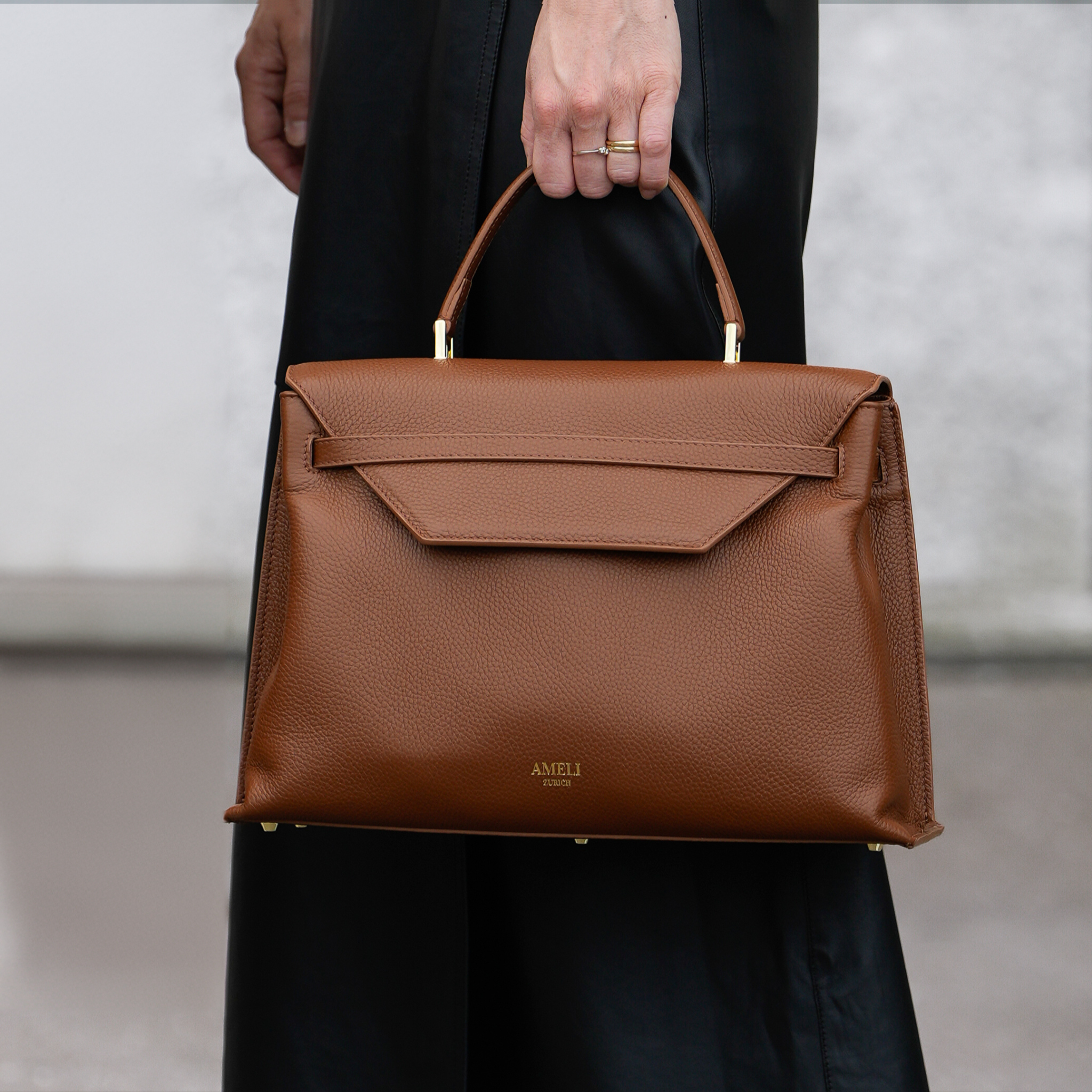 AMELI Zurich | VIADUKT DAY | Cognac | Dollarino Leather | Top-handle bag