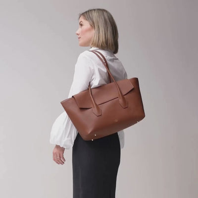 AMELI Zurich | IDA | Cognac | Small Grain Leather | Video